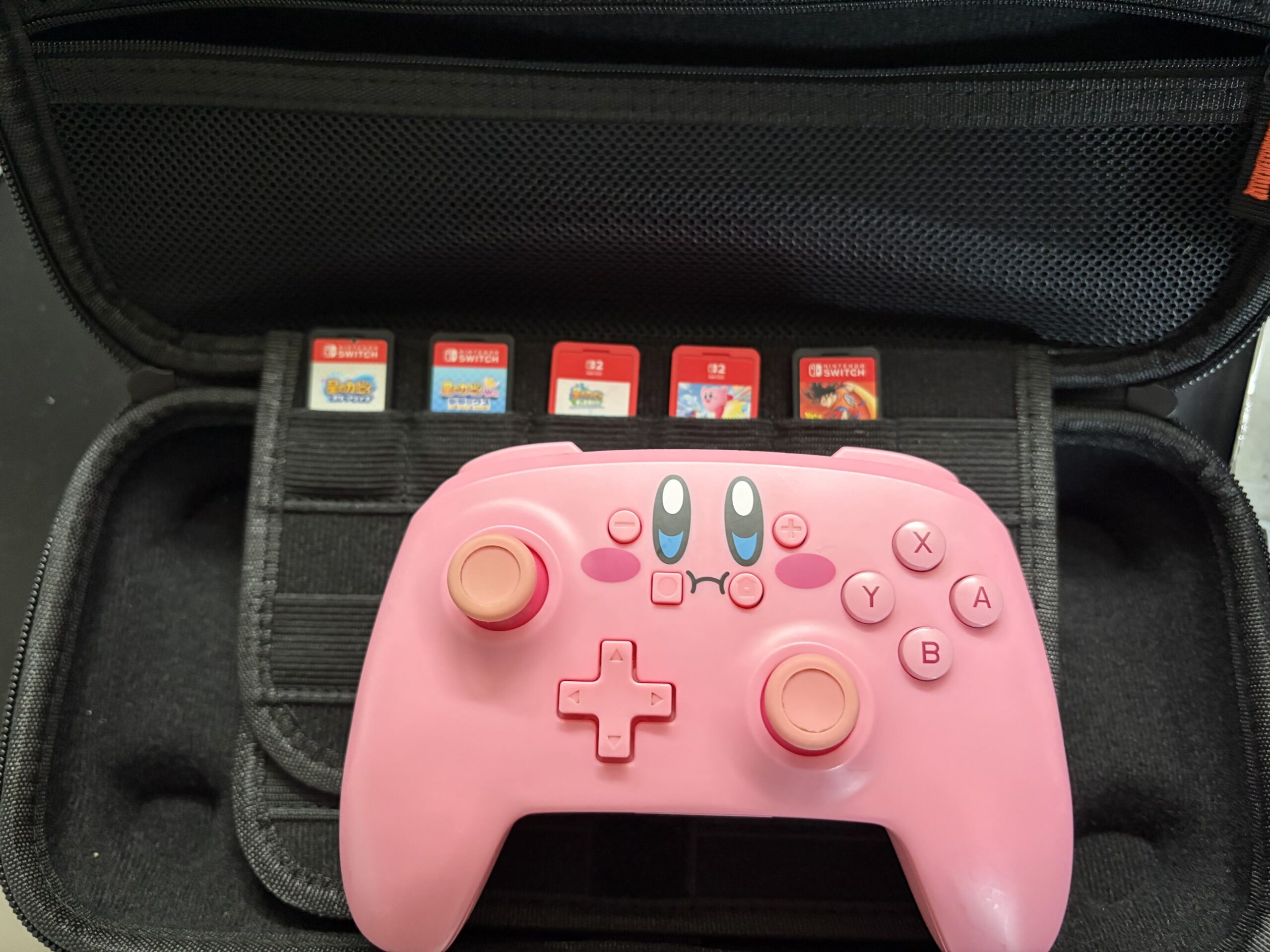 カービィのコントローラーとSwitchのソフト